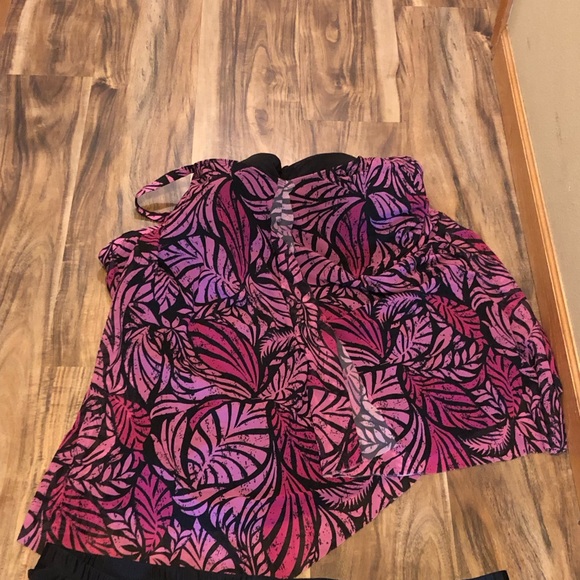 Two piece purple and black plus size bathing suit 🖤💜 - Picture 4 of 5